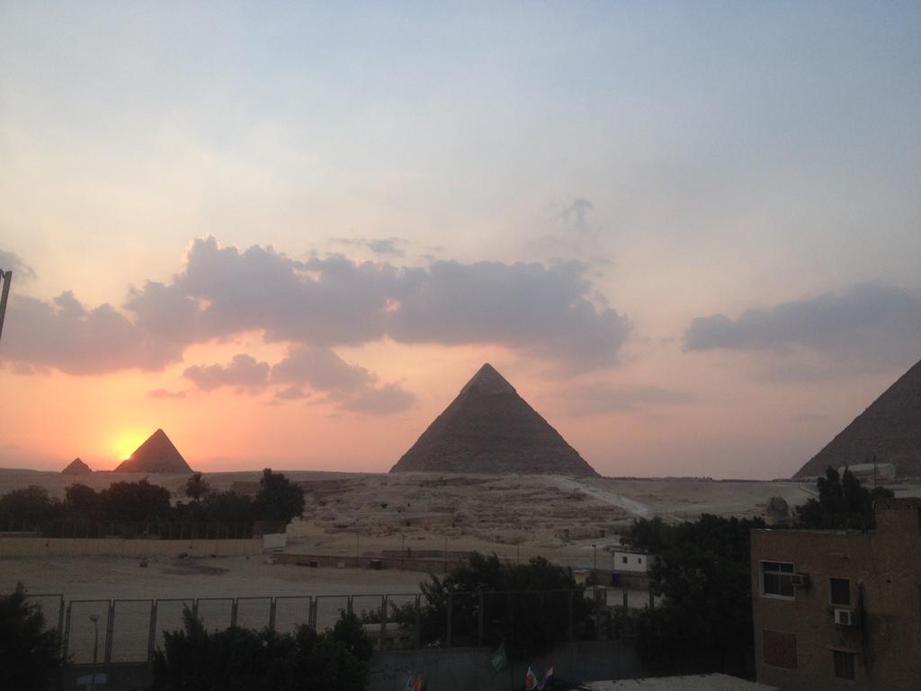 Pyramids Loft Homestay Kafret el-Gabal Esterno foto